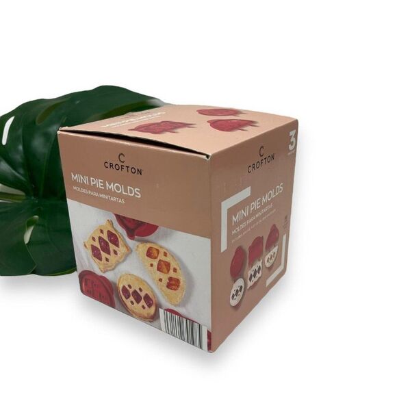 Other - 🆕 Crofton Mini Pie Molds in Red - Set of Three